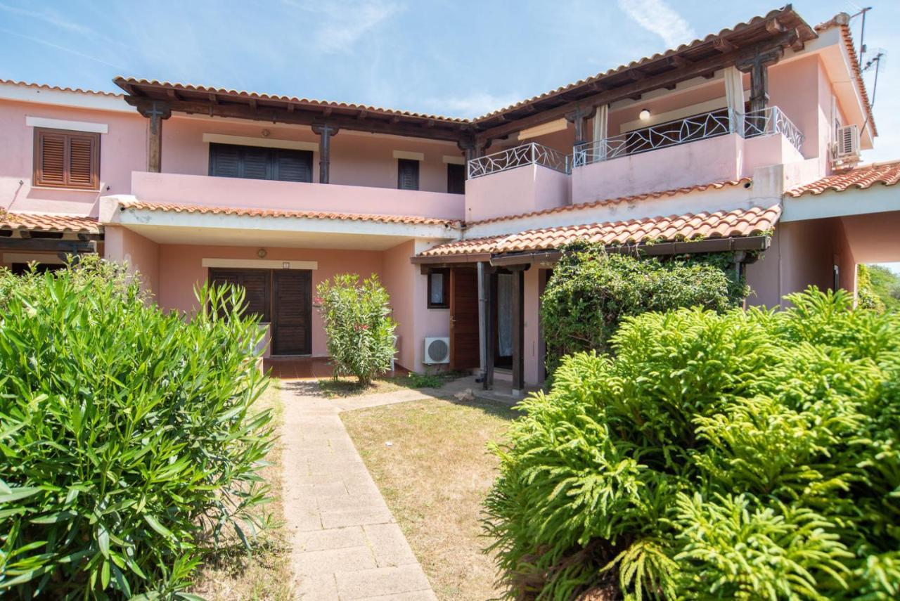 Casa Vacanza Li Menduli San Teodoro San Teodoro  Exteriör bild