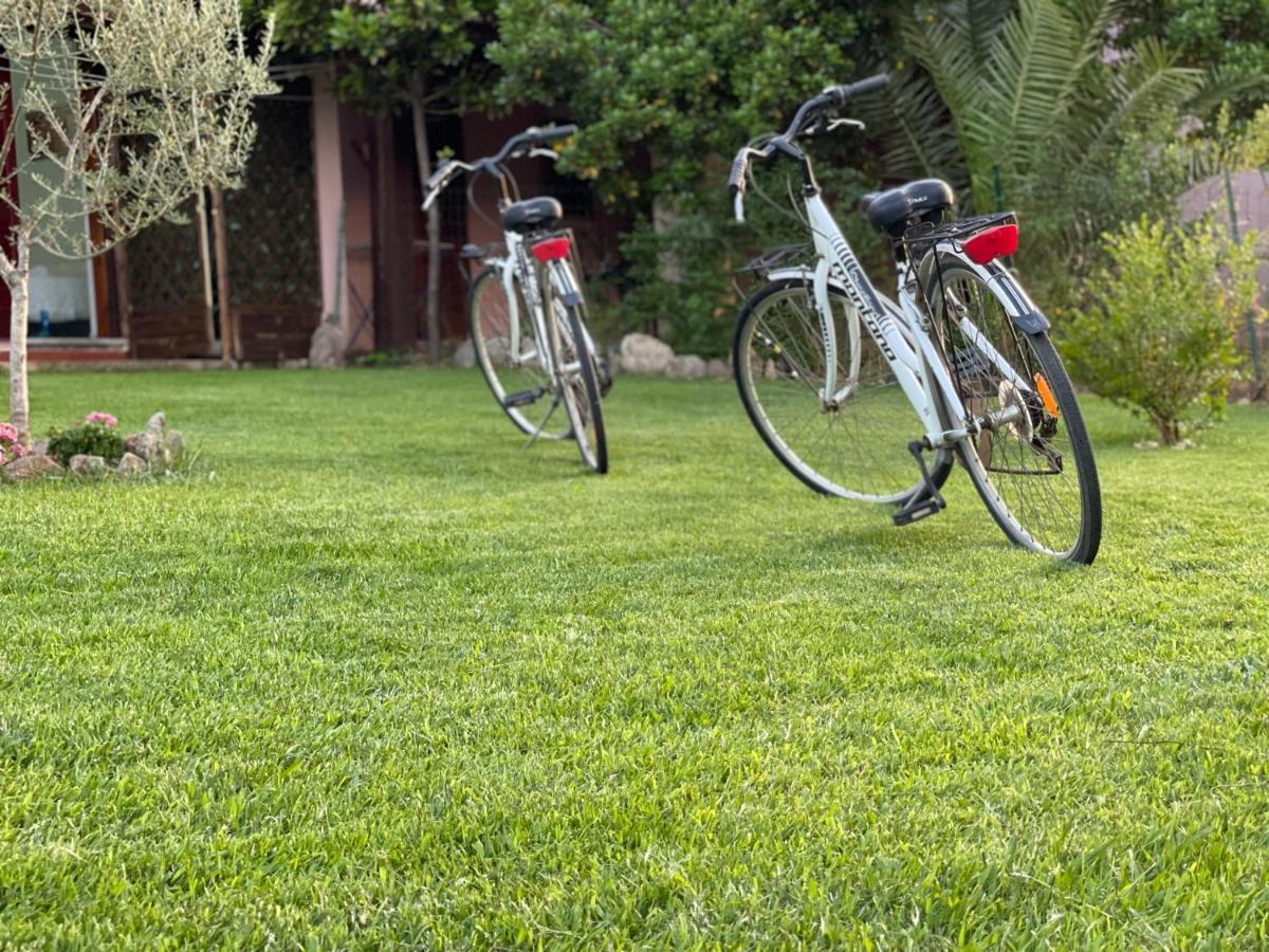 Casa Vacanza Li Menduli San Teodoro San Teodoro  Exteriör bild